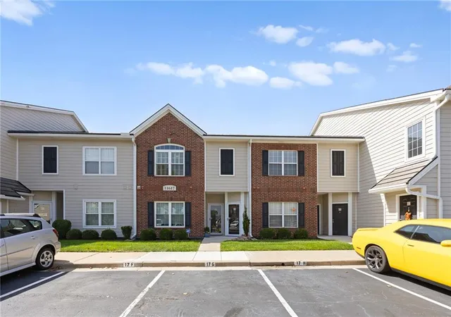 Photo 2 of Condo for sale at 11617g Tomahawk Crk Pkwy #G, Leawood, KS 66211 | MLS# 2627948 | Listing updated on 2026-09-19