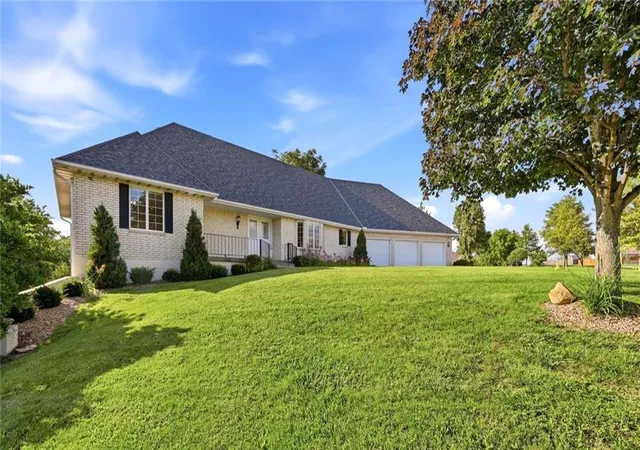 Homes for sale in Warrensburg, MO | 1012 Pca Rd, Warrensburg, MO 64093 | MLS# 2627952