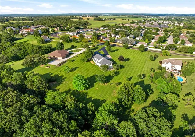 Homes for sale in Warrensburg, MO | 1012 Pca Rd, Warrensburg, MO 64093 | MLS# 2627952