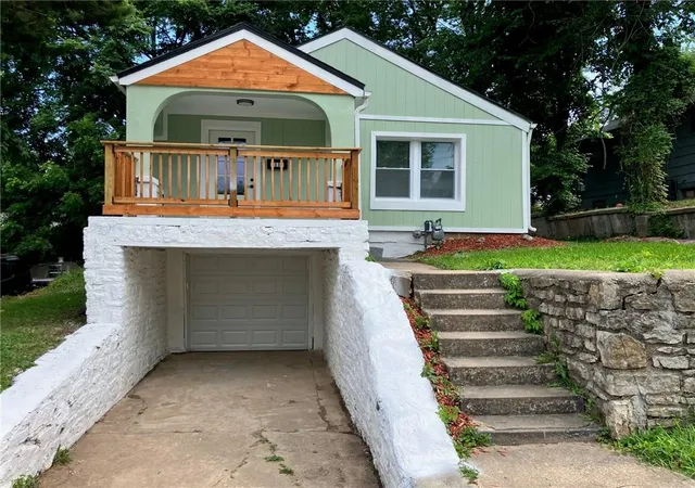 1st image of 3111 Waverly Ave, Kansas City, KS 66104 | MLS# 2627959