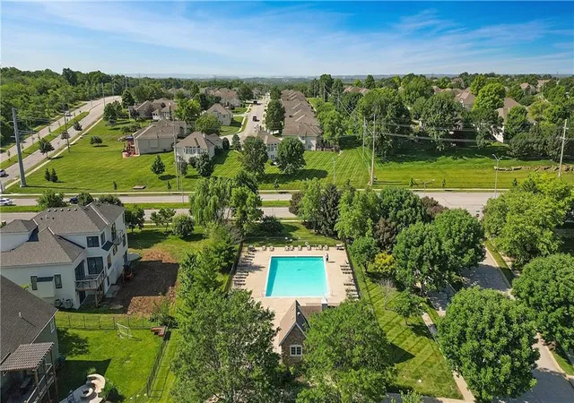 Homes for sale in Kansas City, MO | 9810 N Laurel Ave, Kansas City, MO 64157 | MLS# 2627964
