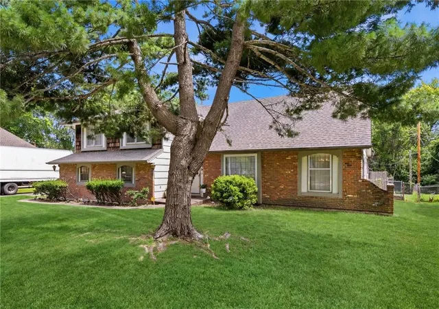 3rd image of 8615 E 89Th St, Kansas City, MO 64138 | MLS# 2627967
