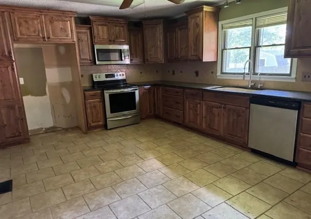 Photo 3 of Sale Pending at 512 Custer Rd, Parsons, KS 67357 | MLS# 2627985 | Listing updated on 2026-08-18
