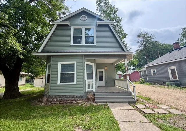 Homes for sale in Ottawa, KS | 835 S Hickory St, Ottawa, KS 66067 | MLS# 2627990