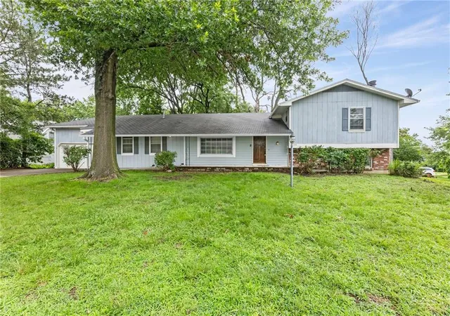 Homes for sale in Lawrence, KS | 3216 W 22nd Ct, Lawrence, KS 66047 | MLS# 2627991