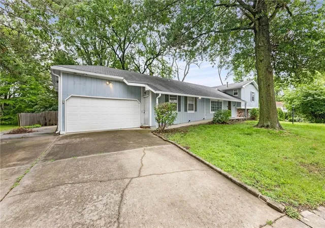 Homes for sale in Lawrence, KS | 3216 W 22nd Ct, Lawrence, KS 66047 | MLS# 2627991