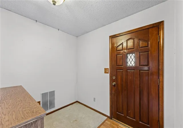 Homes for sale in Lawrence, KS | 3216 W 22Nd Ct, Lawrence, KS 66047 | MLS# 2627991