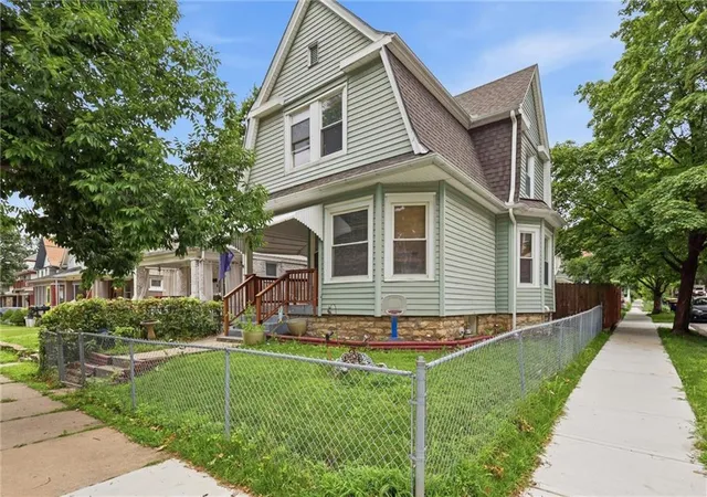 1st image of 1321 W 40th St, Kansas City, MO 64111 | MLS# 2627999