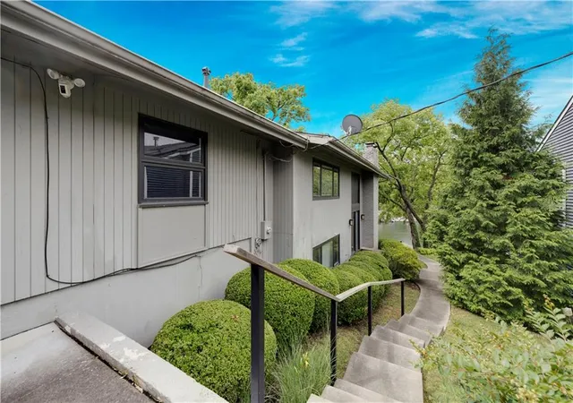 4th image of 19 R St, Lake Lotawana, MO 64086 | MLS# 2628005