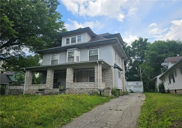 3rd image of 2211 E 69Th St, Kansas City, MO 64132 | MLS# 2628007