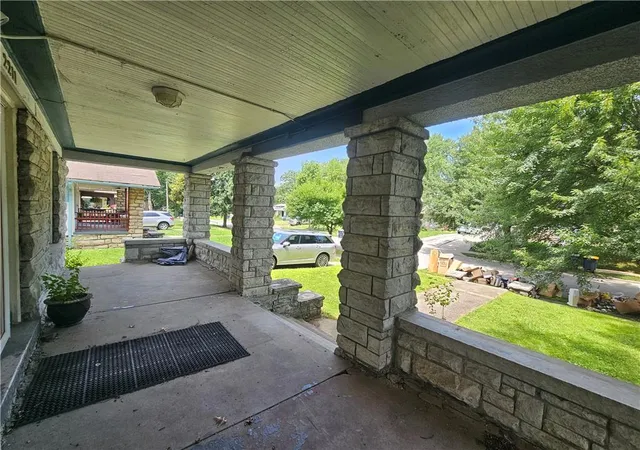 4th image of 2211 E 69Th St, Kansas City, MO 64132 | MLS# 2628007