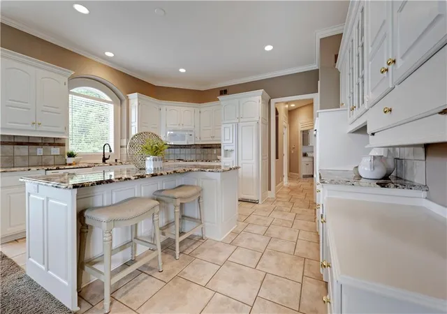 4th image of 16890 Meadow Ln, Village Of Loch Lloyd, MO 64012 | MLS# 2628024