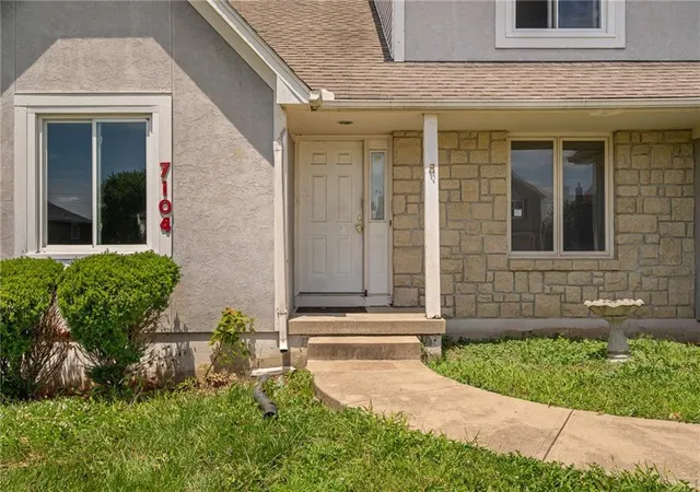 Homes for sale in Grandview, MO | 7104 E 134Th Ter, Grandview, MO 64030 | MLS# 2628031
