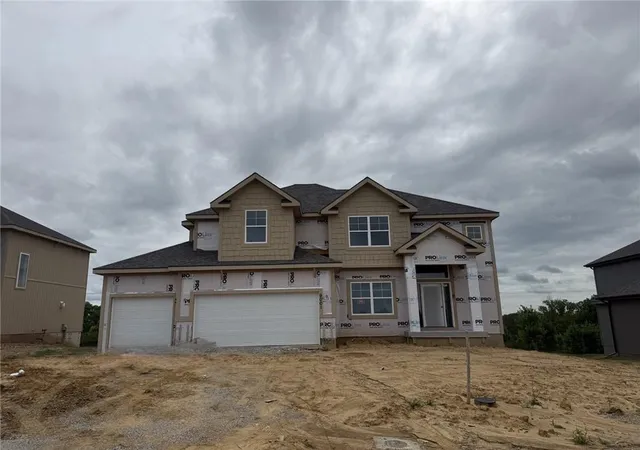 Photo 1 of Sale Pending at 9001 N Poplar Ave, Kansas City, MO 64156 | MLS# 2628032 | Listing updated on 2026-08-28