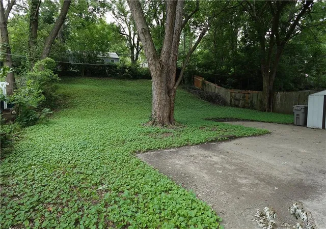Photo 3 of Single family home for sale at 801 NE 46th Street, Kansas City, MO 64116 | MLS# 2628035 | Listing updated on 2026-08-13