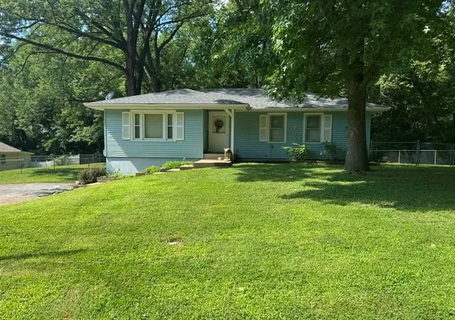 Homes for sale in Leavenworth, KS | 732 Santa Fe St, Leavenworth, KS 66048 | MLS# 2628048