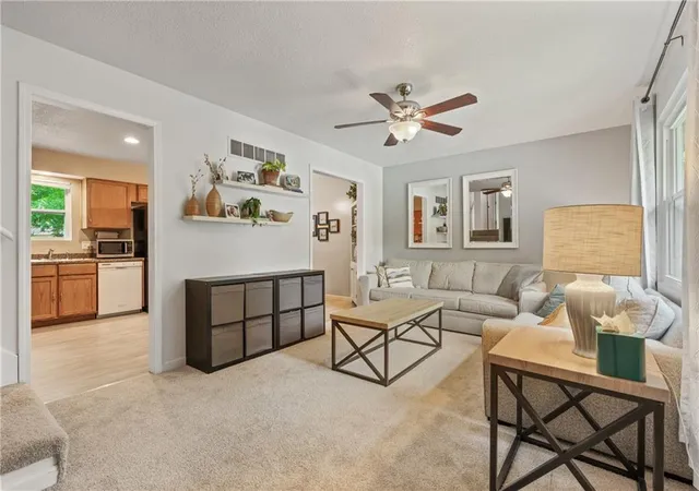 4th image of 14813 S Wyandotte Dr, Olathe, KS 66062 | MLS# 2628049