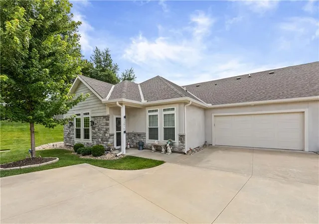 2nd image of 13975 W 112th Ter, Olathe, KS 66215 | MLS# 2628057