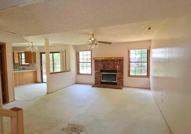 Homes for sale in Lawrence, KS | 4012 Overland Dr, Lawrence, KS 66049 | MLS# 2628058