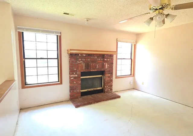 Homes for sale in Lawrence, KS | 4012 Overland Dr, Lawrence, KS 66049 | MLS# 2628058