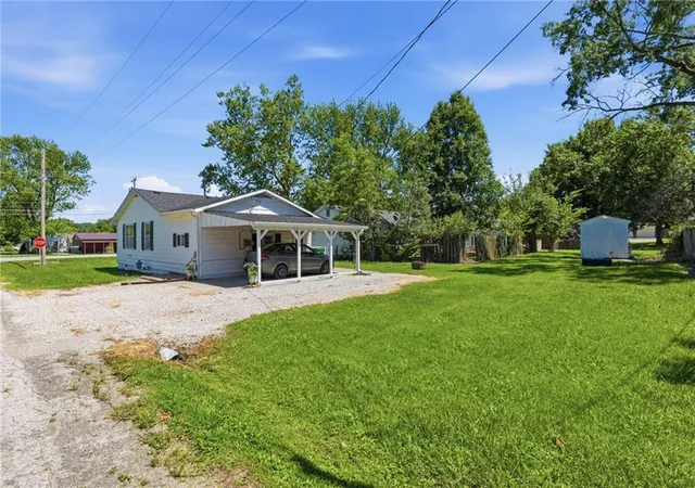 3rd image of 300 S High St, Butler, MO 64730 | MLS# 2628060
