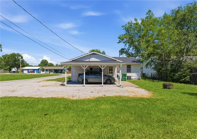 4th image of 300 S High St, Butler, MO 64730 | MLS# 2628060