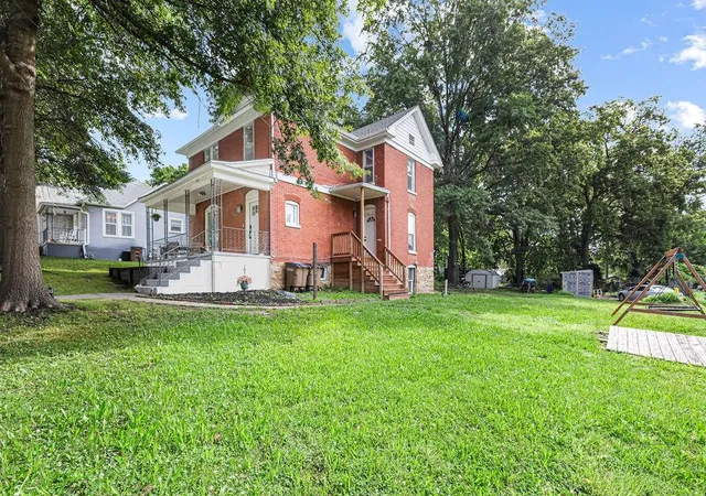 Homes for sale in Atchison, KS | 1016 N 10Th St, Atchison, KS 66002 | MLS# 2628064