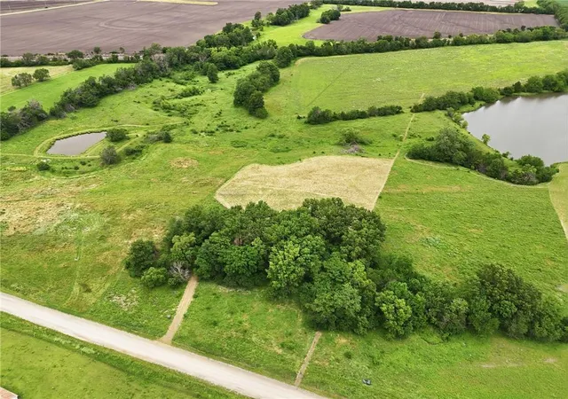 Homes for sale in Ottawa, KS | 3377 Reno Rd, Ottawa, KS 66067 | MLS# 2628075