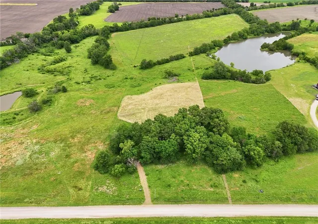 Homes for sale in Ottawa, KS | 3377 Reno Rd, Ottawa, KS 66067 | MLS# 2628075
