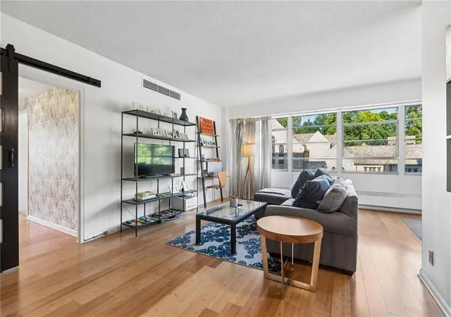 5th image of 333 W Meyer Blvd, Kansas, MO 64113