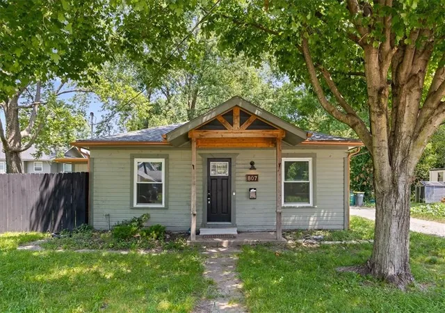 1st image of 807 4th Street, Osawatomie, KS 66064 | MLS# 2628098