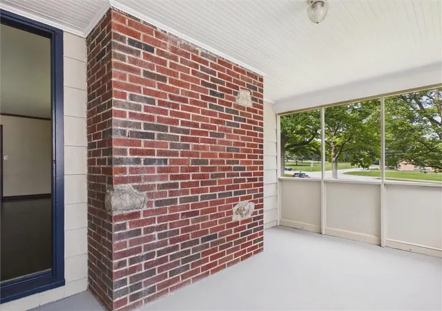 Homes for sale in Kansas City, MO | 909 Ne Vivion Rd, Kansas City, MO 64118 | MLS# 2628111