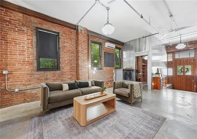 3rd image of 918 E 5Th St #8, Kansas City, MO 64106 | MLS# 2628117