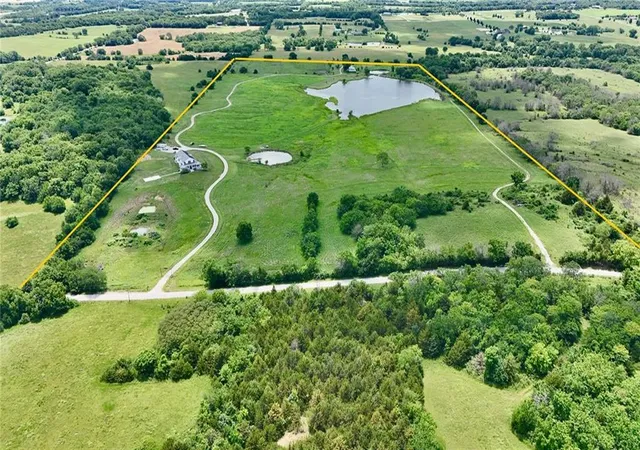 Homes for sale in Paola, KS | 9987 W 351St St, Paola, KS 66071 | MLS# 2628119