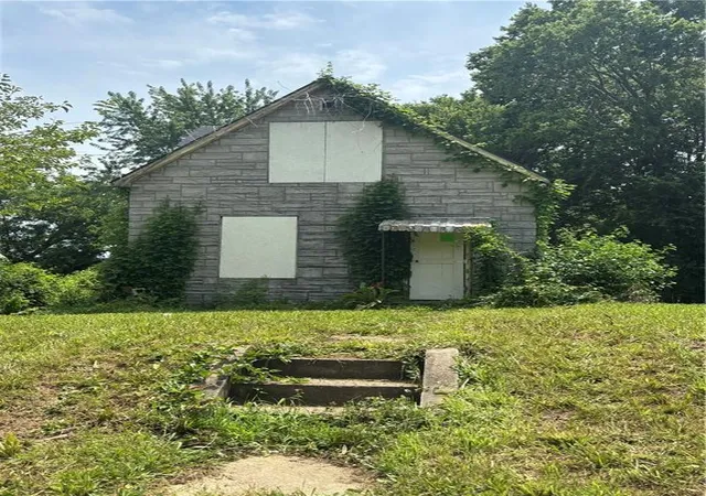 Homes for sale in Kansas City, KS | 2221 Garfield Ave, Kansas City, KS 66104 | MLS# 2628121