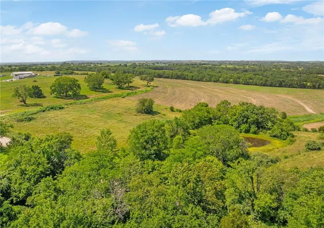 Homes for sale in Linwood, KS | 20800 Cantrell Rd, Linwood, KS 66052 | MLS# 2628123