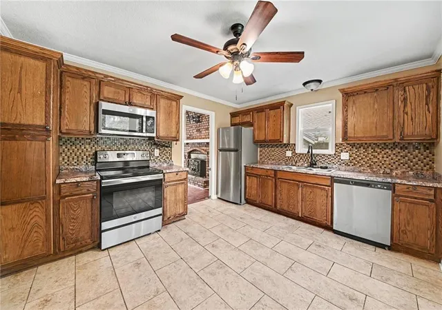 Photo 3 of Sale Pending at 1322 S Hocker Ave, Independence, MO 64055 | MLS# 2628125 | Listing updated on 2026-08-24