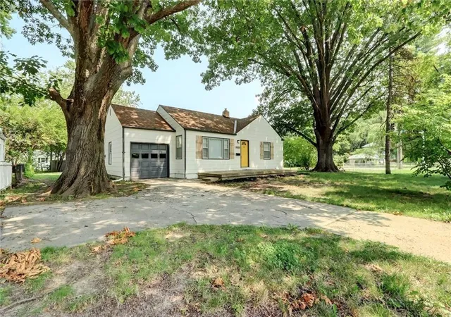2nd image of 5520 Blue Ridge Blvd, Raytown, MO 64133 | MLS# 2628142