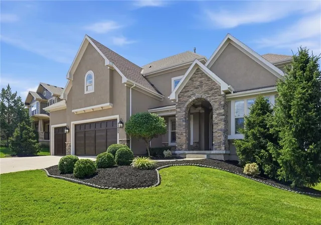 2nd image of 11609 W 158th St, Overland Park, KS 66221 | MLS# 2628155