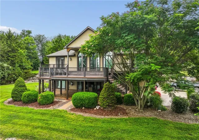 3rd image of 24858 Columbia Rd, Paola, KS 66071 | MLS# 2628172