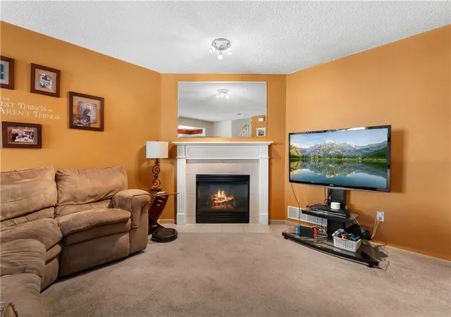 3rd image of 1325 Se Norwood Dr, Lees Summit, MO 64081 | MLS# 2628174