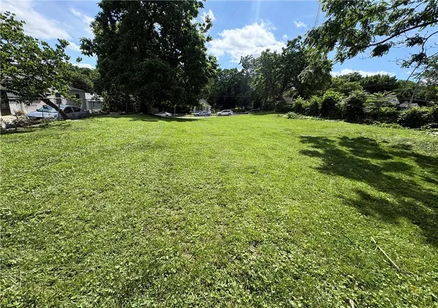 4th image of 2934 Jarboe St, Kansas City, MO 64108 | MLS# 2628180