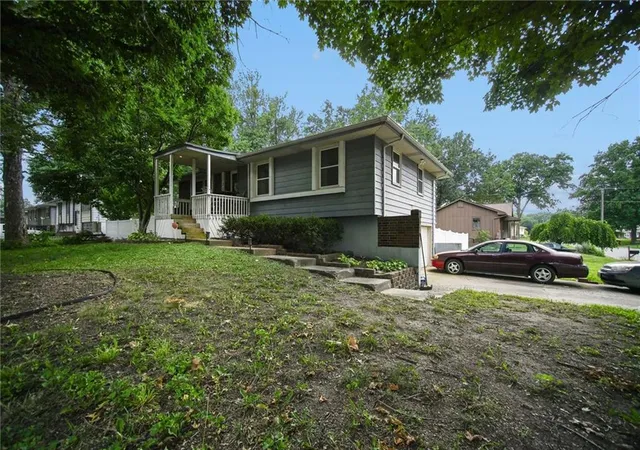Homes for sale in Buckner, MO | 120 Baker St, Buckner, MO 64016 | MLS# 2628182
