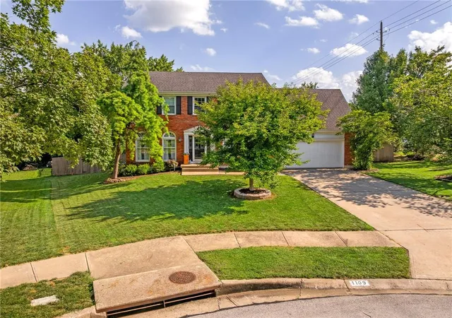 Photo 3 of Sale Pending at 1109 W 120th Terrace, Kansas City, MO 64145 | MLS# 2628192 | Listing updated on 2026-09-01
