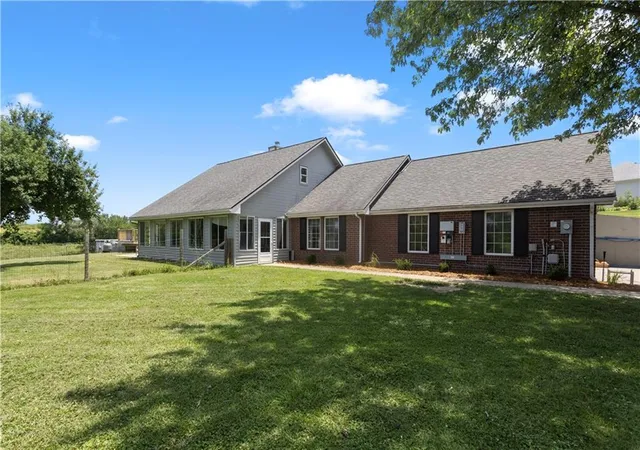 1st image of 2505 N Whitney Rd, Independence, MO 64058 | MLS# 2628195