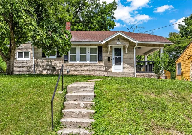 1st image of 804 N Grand Ave, Independence, MO 64050 | MLS# 2628199
