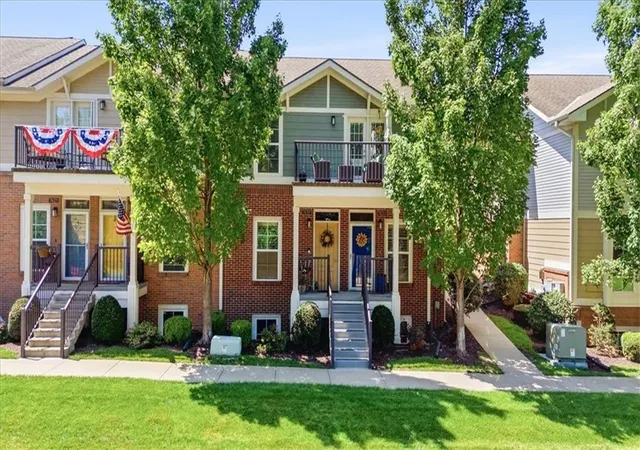 2nd image of 7637 W 78th St, Overland Park, KS 66204 | MLS# 2628203