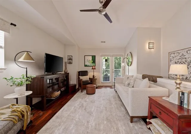 3rd image of 7637 W 78Th St, Overland Park, KS 66204 | MLS# 2628203