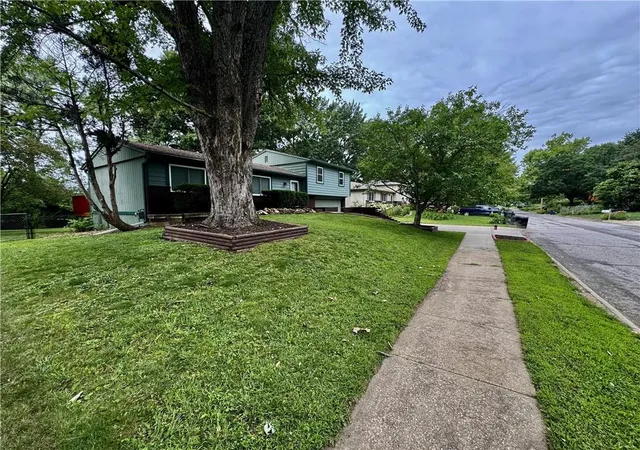 Homes for sale in Lawrence, KS | 1607 W 28 Ter, Lawrence, KS 66046 | MLS# 2628205