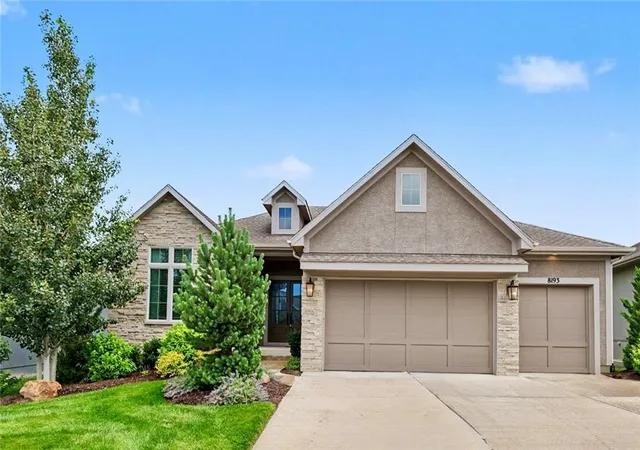 1st image of 8193 Valley Rd, Lenexa, KS 66220 | MLS# 2628209